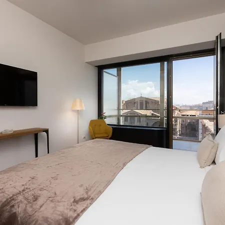 Amazing Via Parigi *