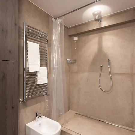 Amazing Via Parigi *