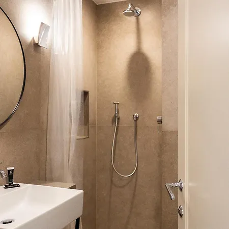 Amazing Via Parigi Roma